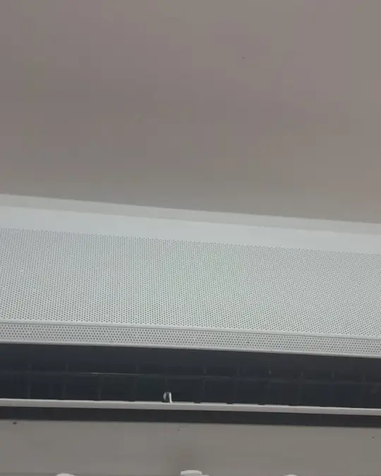 Split instalado: Evaporadora instalada e em funcionamento.